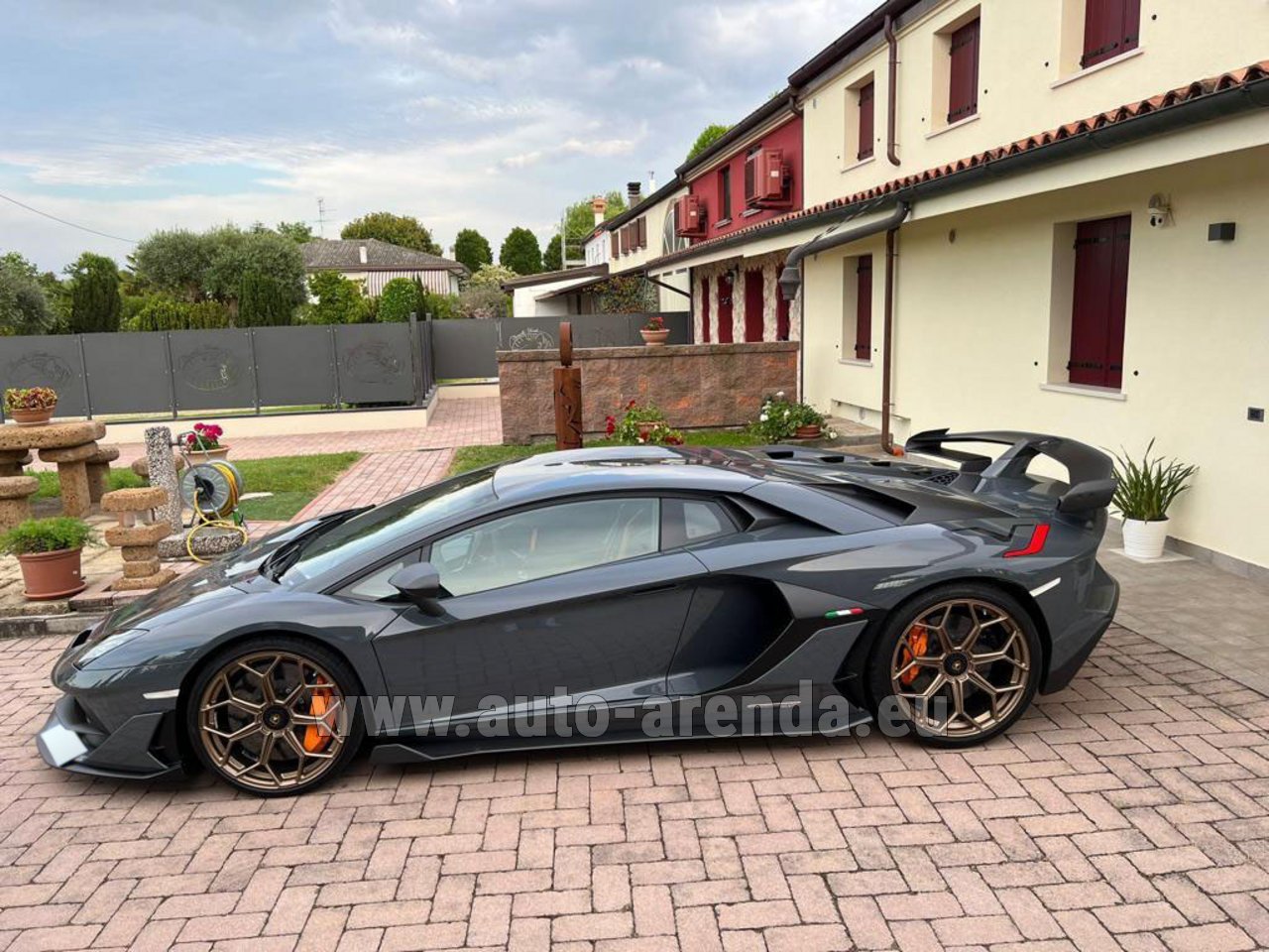 Rent the Lamborghini Aventador SVJ car in Pilsen