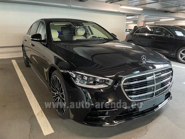 Transfer from Brno to Munich Airport by Mercedes-Benz S-Class S 500 Long 4MATIC AMG equipment W223 car