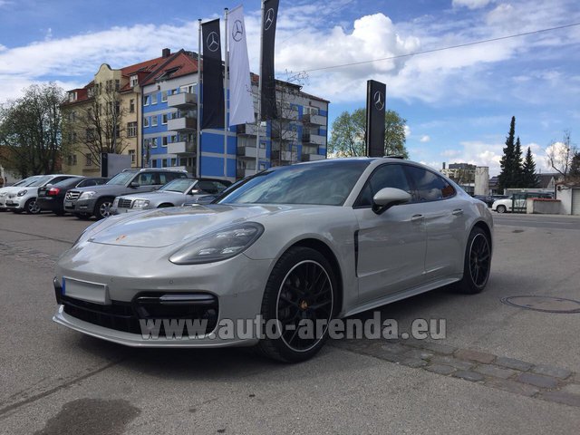 Rental Porsche Panamera 4S Diesel V8 Sport Design Package in The Czech Republic