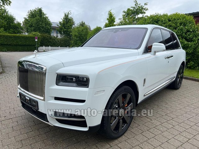 Rental Rolls-Royce Cullinan White in Prague Airport