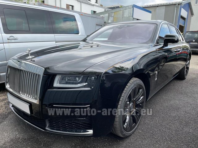 Rental Rolls-Royce GHOST in Prague Airport