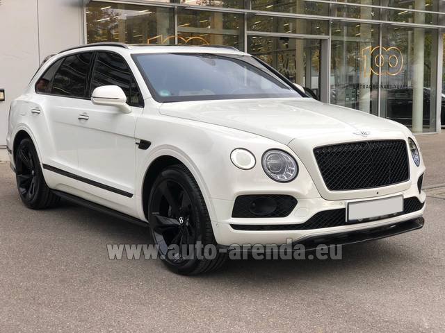 Transfer from Pilsen to Munich Airport by Bentley Bentayga V8 car