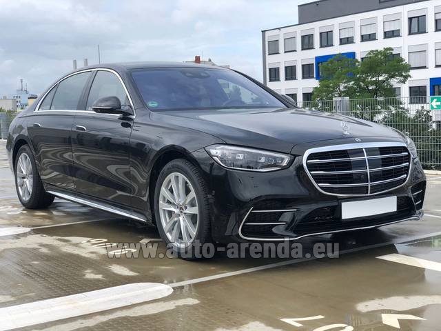 Transfer from Prague to Munich Airport by Mercedes S350 Long 4MATIC AMG equipment car