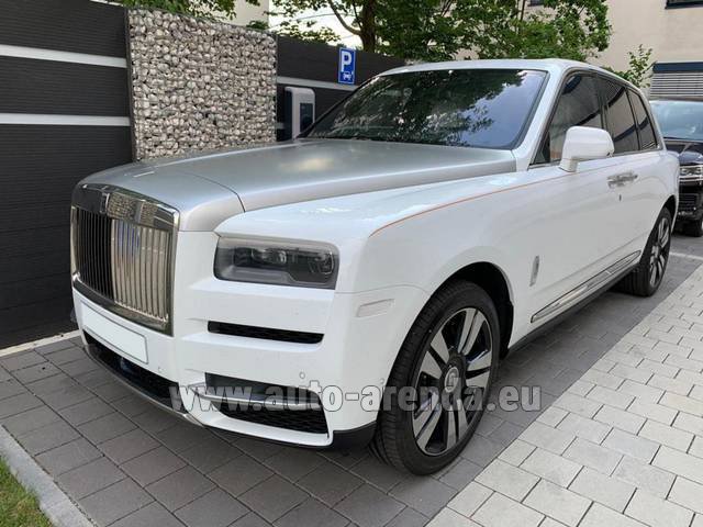 Transfer from Prague to Munich Airport General Aviation Terminal GAT by Rolls-Royce Cullinan Graphite car