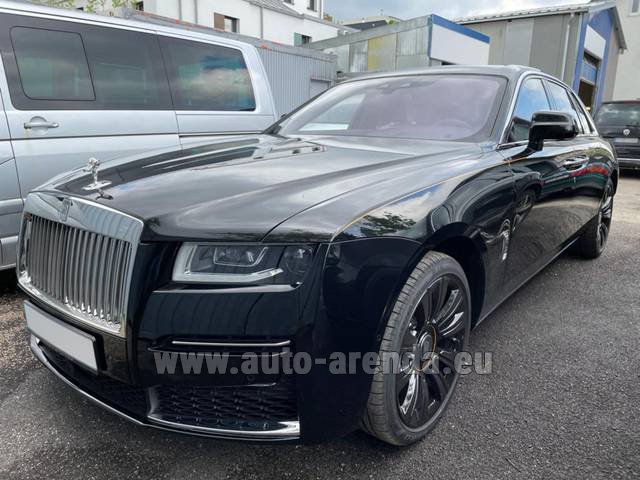 Transfer from Prague to Munich Airport by Rolls-Royce GHOST Long car